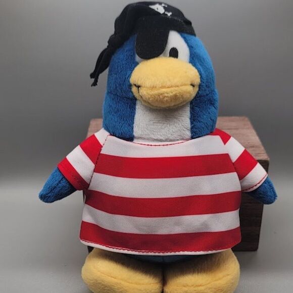 DISNEY Club Pirate Penguin Plush - Picture 1 of 5